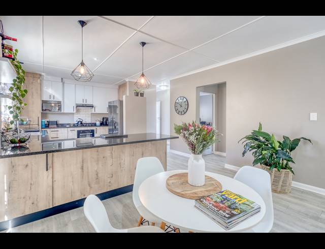 3 BEDROOM TOWNHOUSE FOR SALE IN BEACON BAY